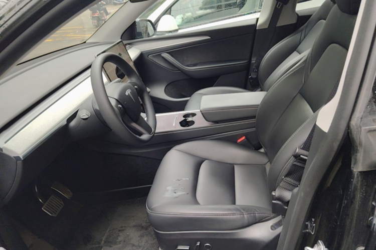Tesla Model Y 2023 #15 Tesla Model Y 2023 car image #15