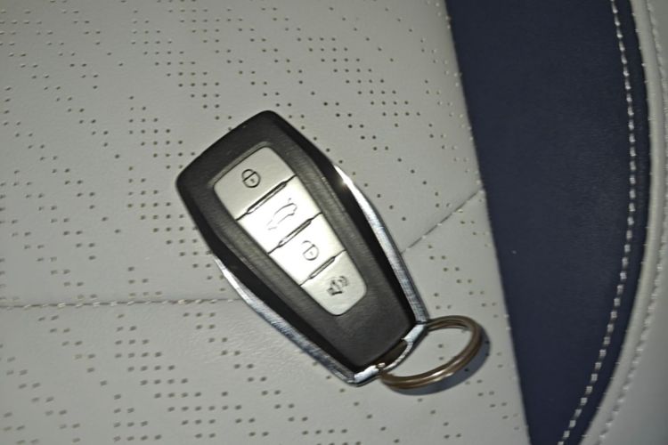 GEELY Emgrand 2021 car image #9