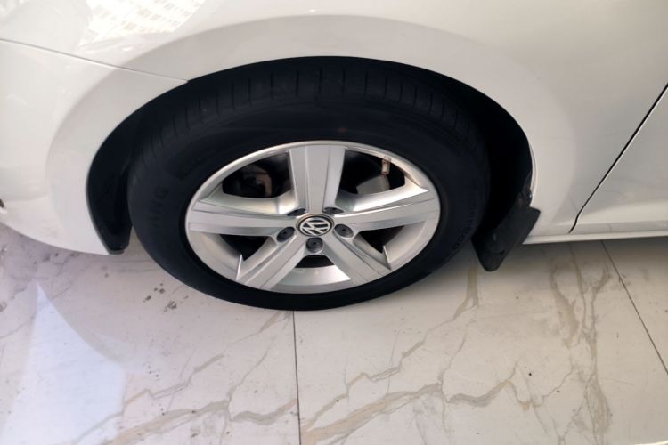 Volkswagen Golf 2016 car image #3