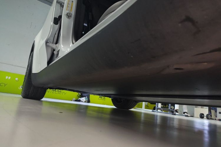 Tesla Model Y 2024 car image #23