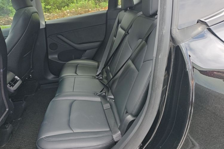 Tesla Model Y 2023 #17 Tesla Model Y 2023 car image #17