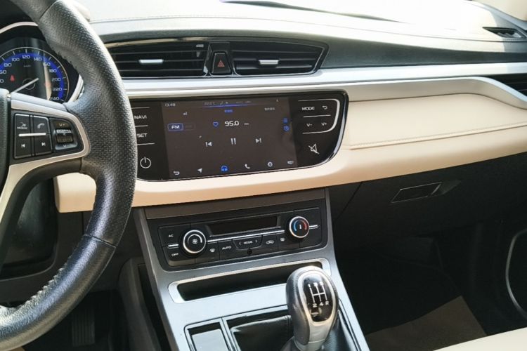 GEELY Emgrand 2019 #13 GEELY Emgrand 2019 car image #13