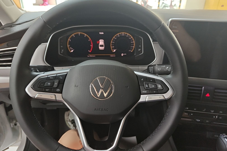 Volkswagen Bora 2023 car image #11