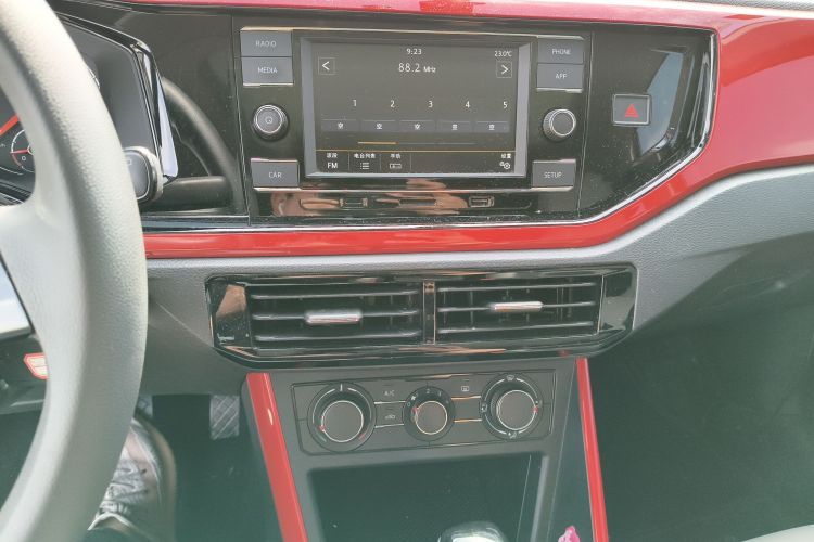 Volkswagen Polo 2020 صورة سيارة #17