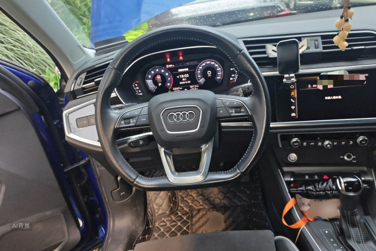 Audi Q3 2021 car image #12