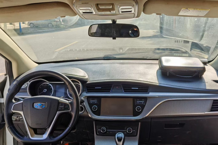 GEELY Emgrand GS 2016 car image #9