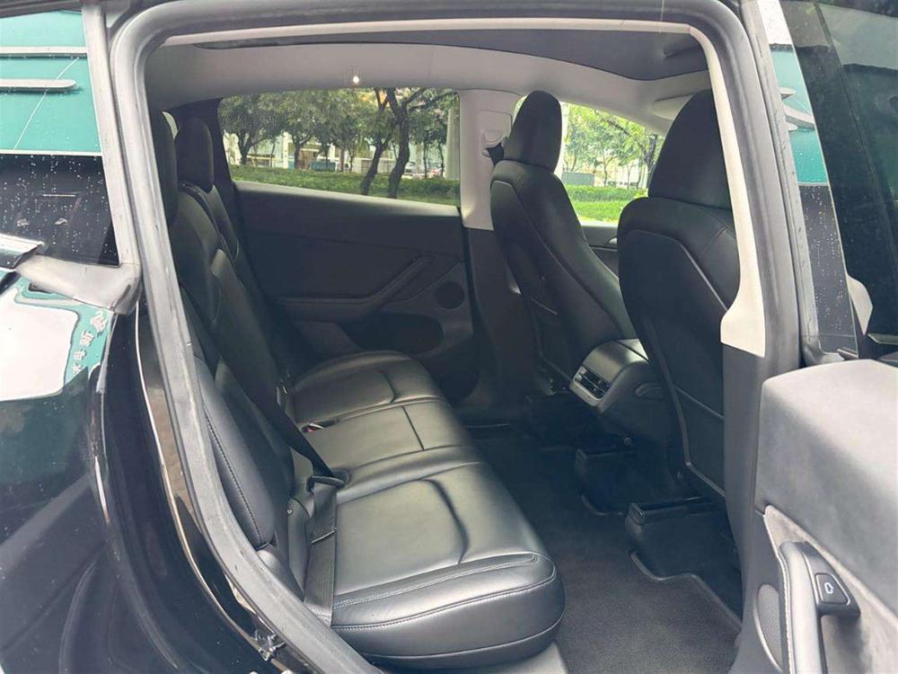 Tesla Model Y 2022 #13 Tesla Model Y 2022 car image #13