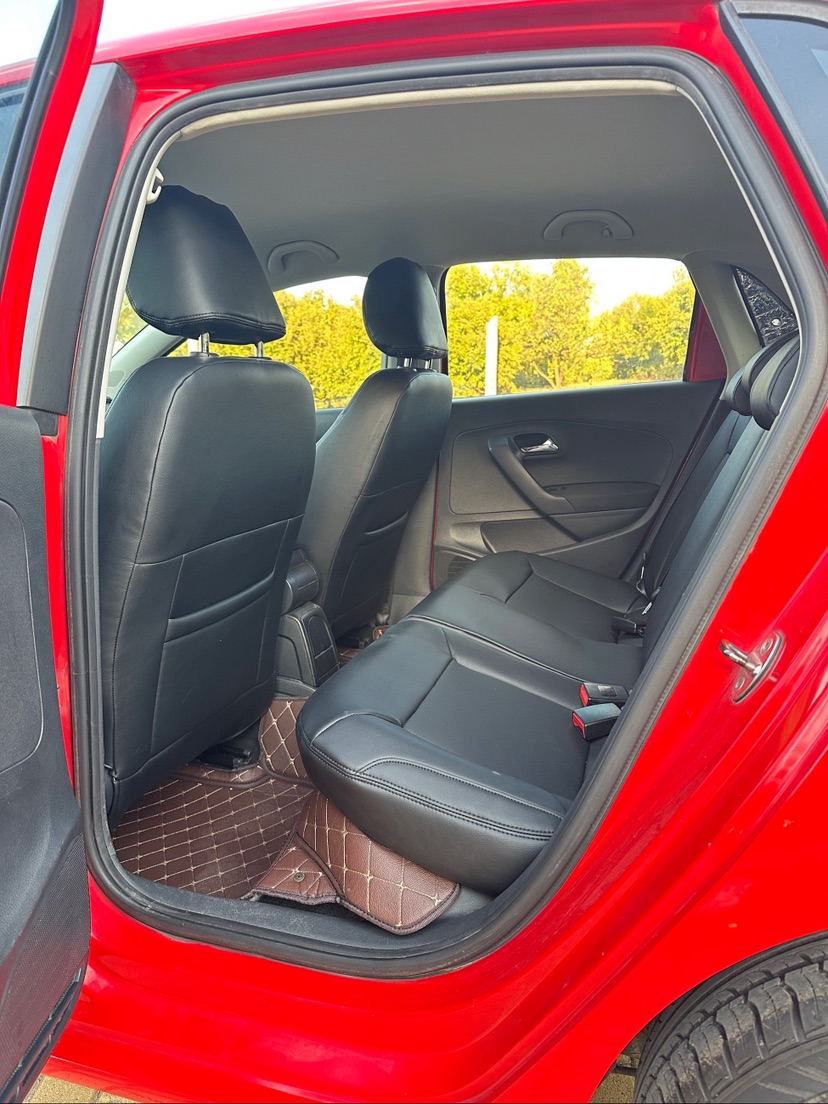 Volkswagen Polo 2015 car image #7