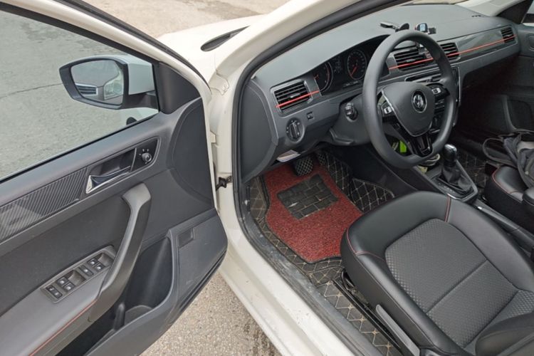 Volkswagen Santana 2018 car image #18
