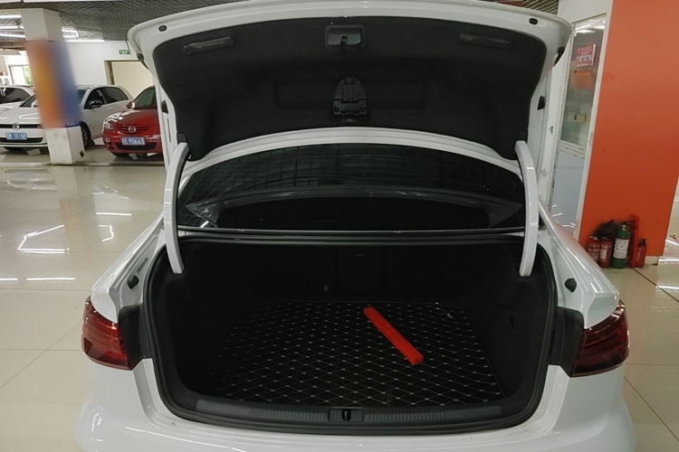 Audi A3 2019 car image #19