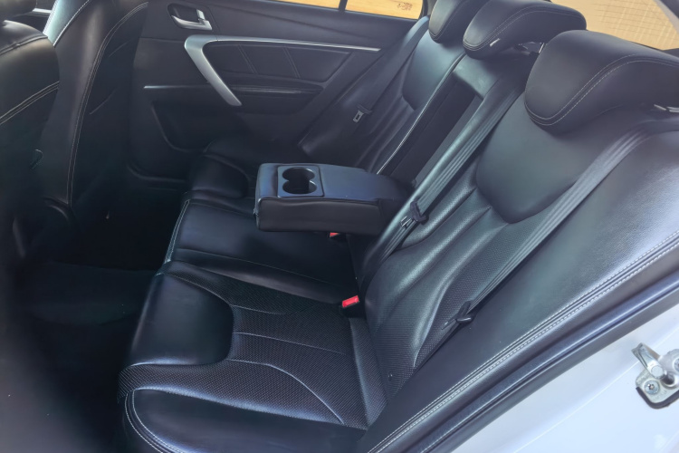 GEELY Emgrand 2016 car image #13