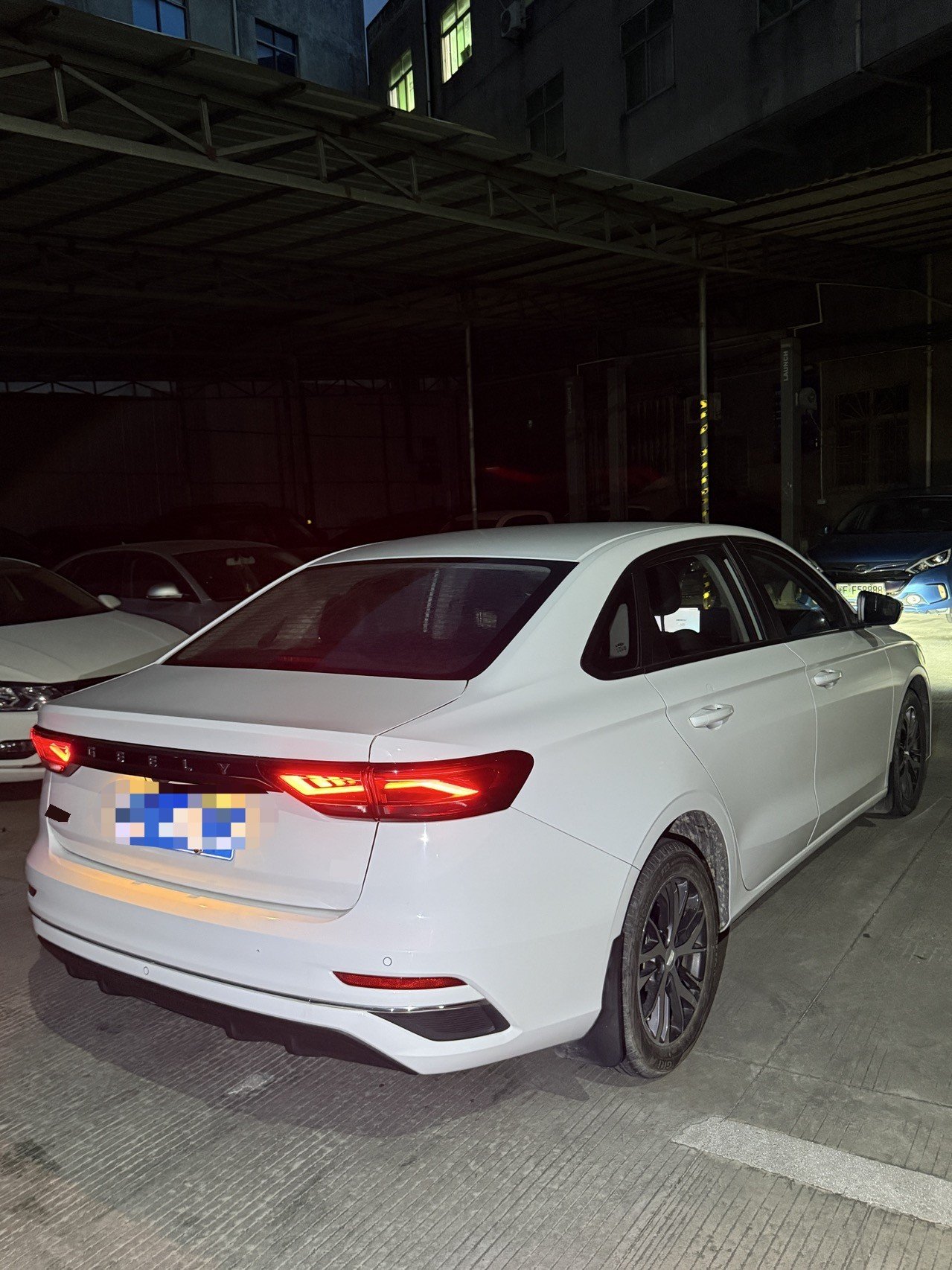 GEELY Emgrand 2023 #8 GEELY Emgrand 2023 car image #8