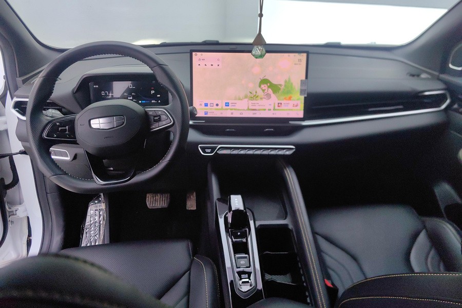 GEELY Coolray 2026 imagen de coche #6