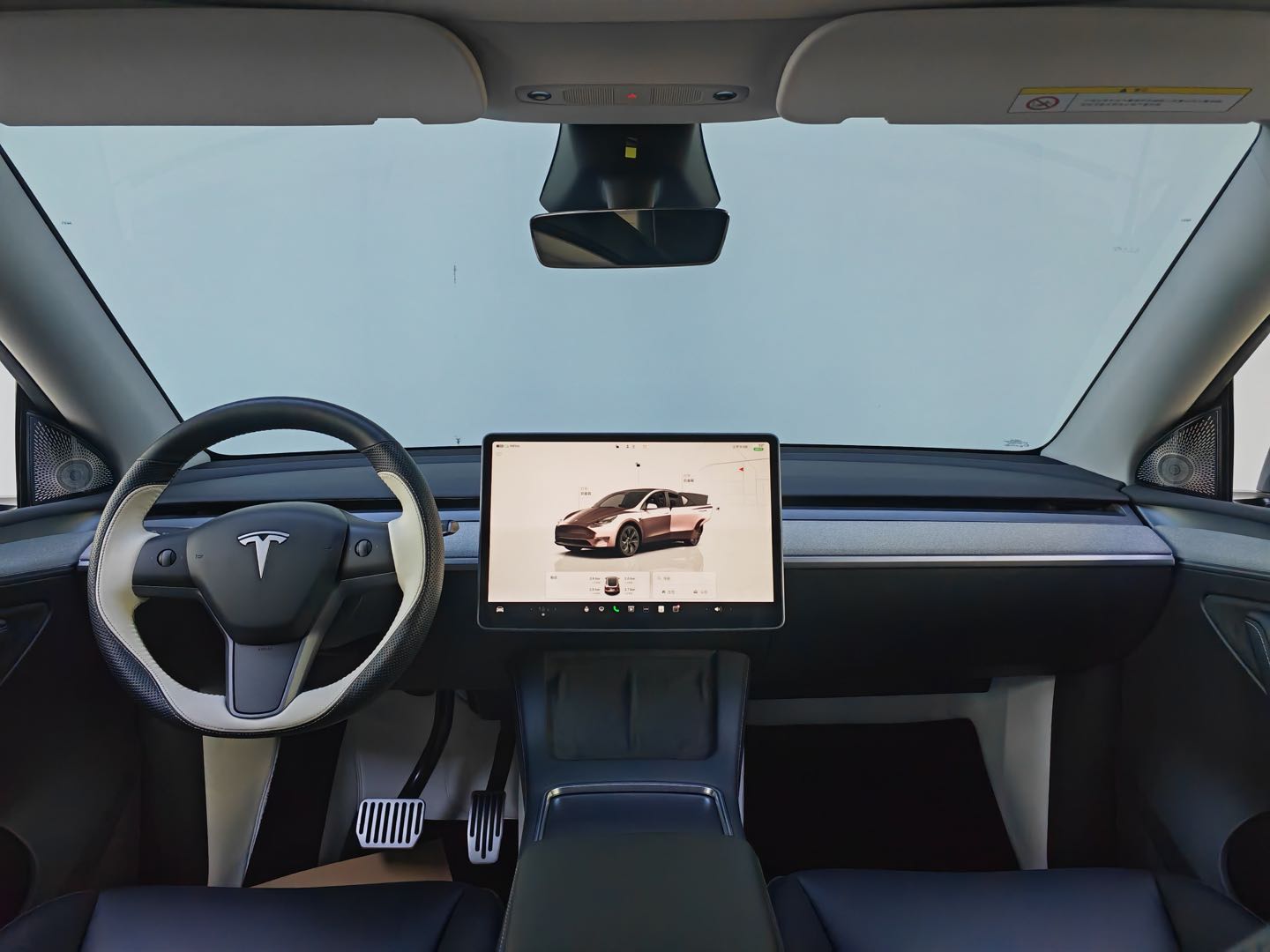 Tesla Model Y 2024 #4 Tesla Model Y 2024 car image #4