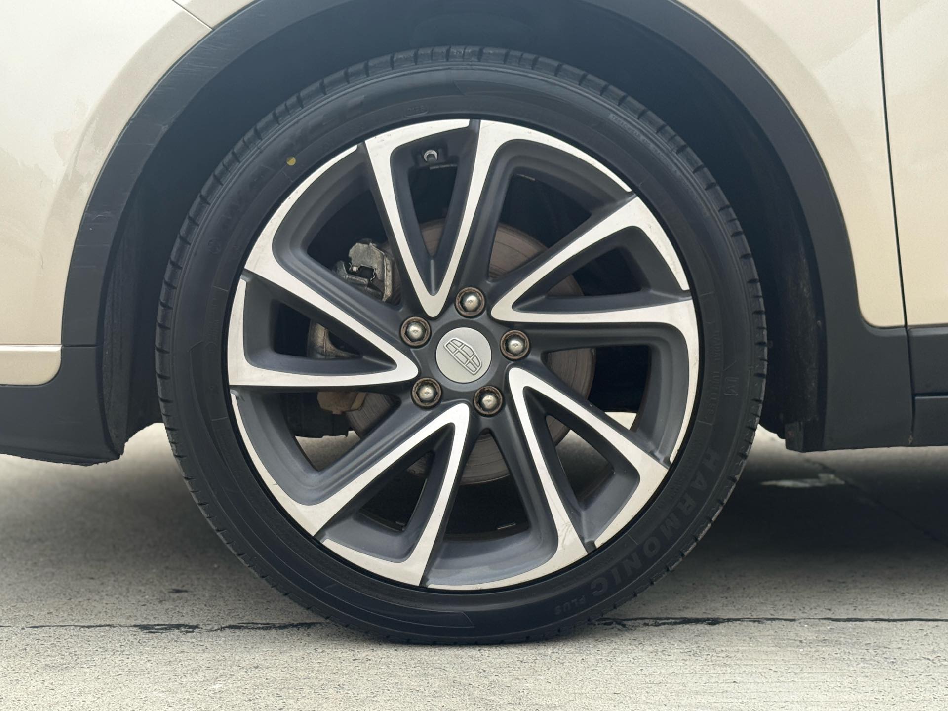 GEELY Emgrand GS 2016 car image #6