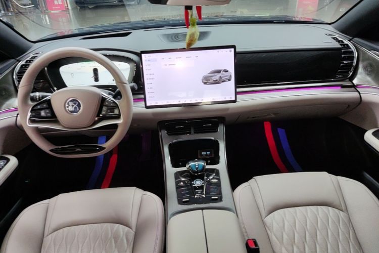BYD Han 2024 car image #10