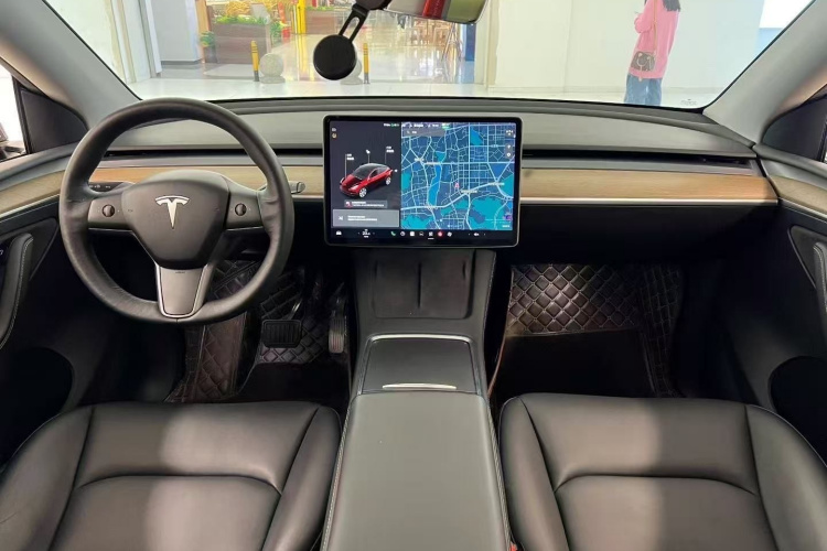 Tesla Model Y 2021 #12 Tesla Model Y 2021 car image #12