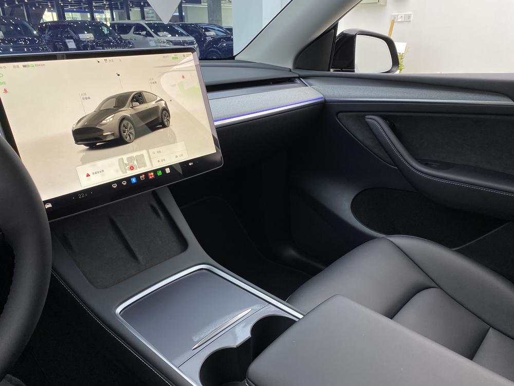 Tesla Model Y 2024 #23 Tesla Model Y 2024 car image #23