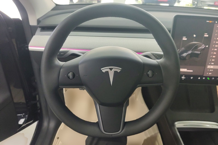 Tesla Model Y 2024 #11 Tesla Model Y 2024 car image #11