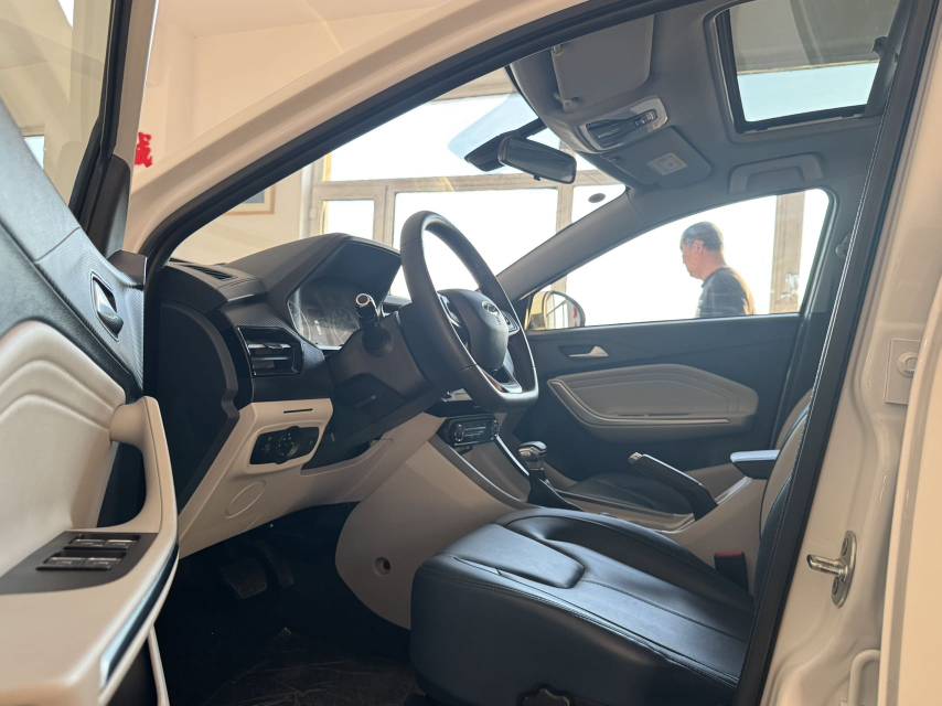 Chery Tiggo 3x 2024 #4 Chery Tiggo 3x 2024 صورة سيارة #4