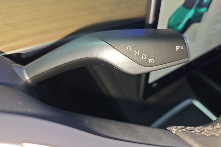 Tesla Model Y 2022 #14 Tesla Model Y 2022 car image #14