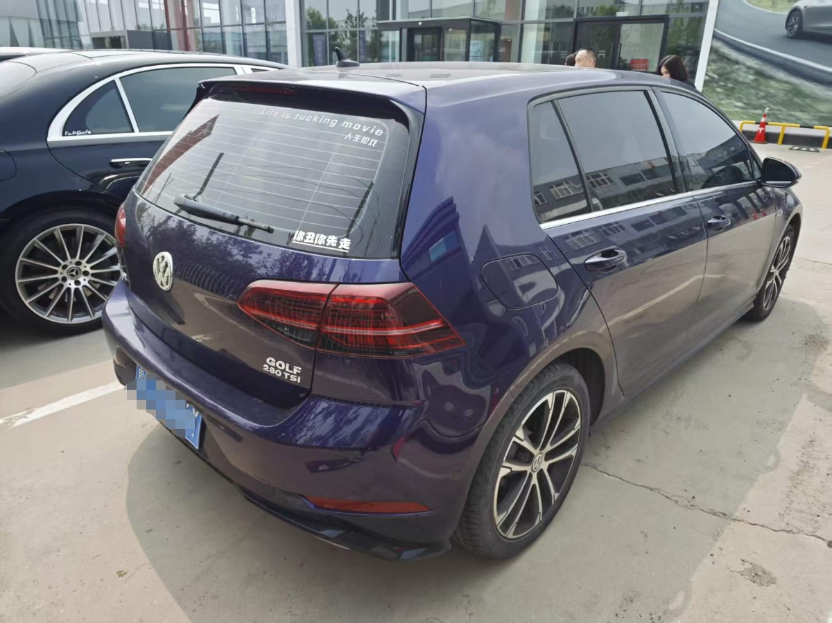 Volkswagen Golf 2018 car image #5