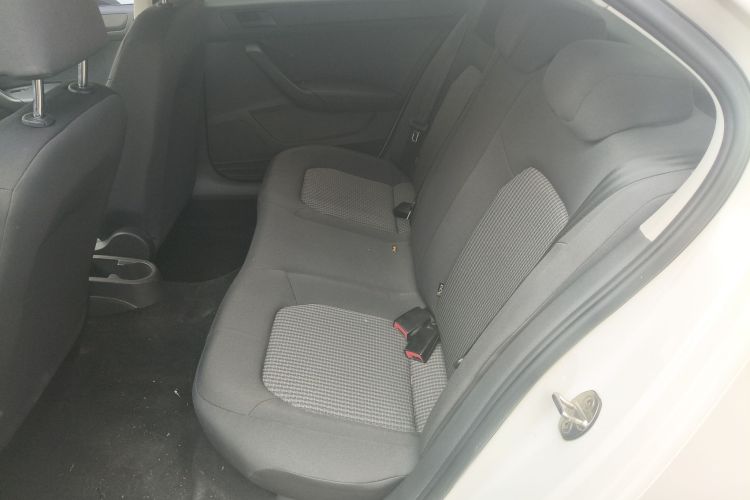 Volkswagen Santana 2019 car image #17