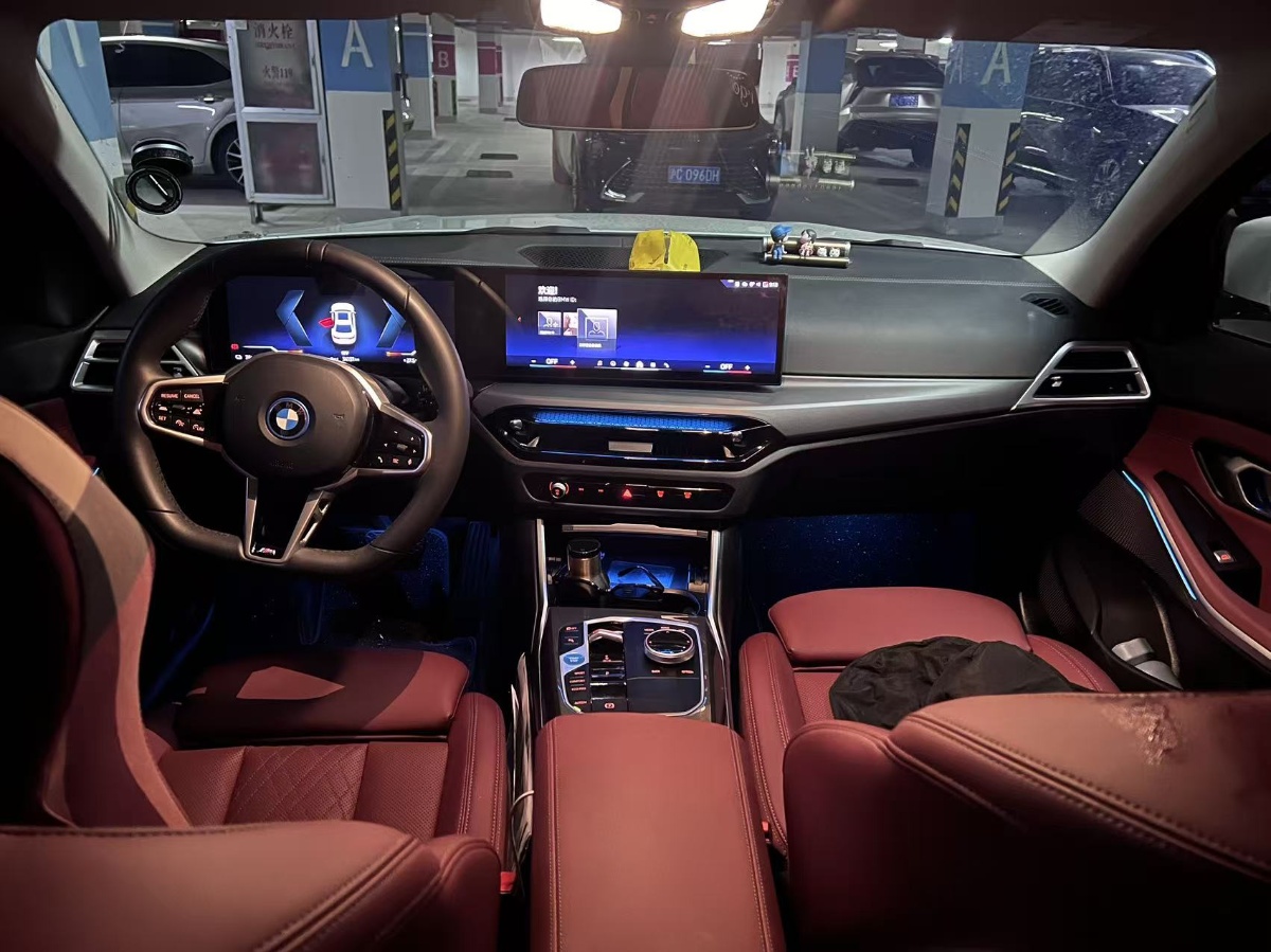 BMW i3 2024 car image #5