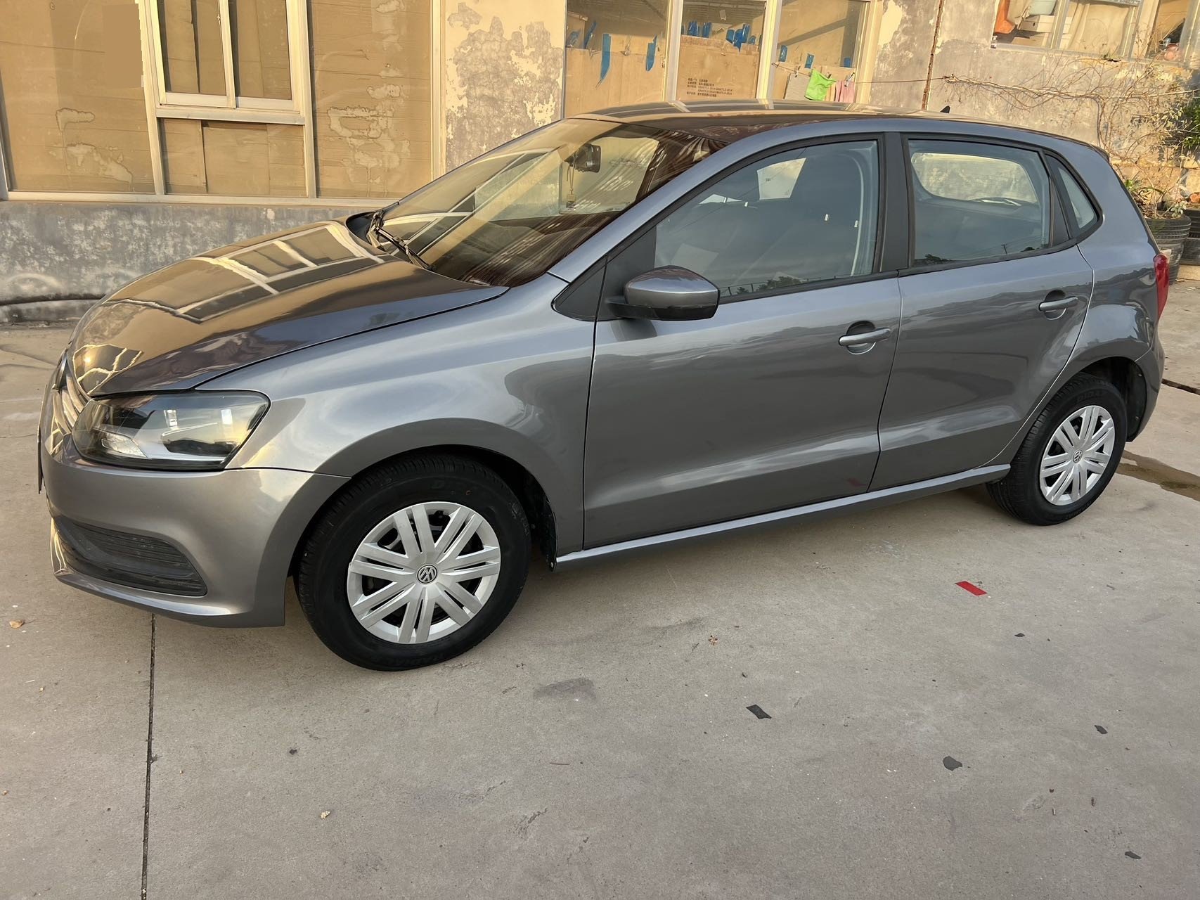 Volkswagen Polo 2014 Volkswagen Polo 2014 car image