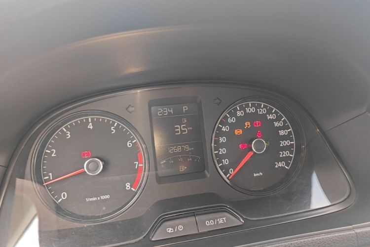 Volkswagen Lavida 2015 car image #16