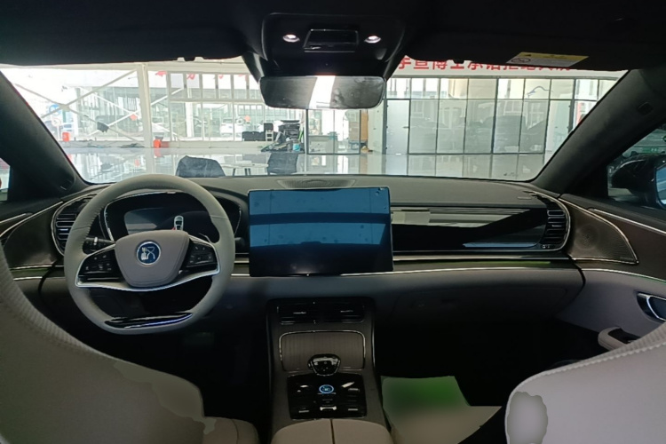 BYD Han 2024 car image #11