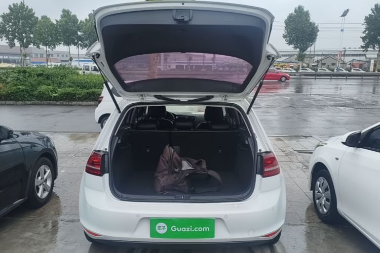 Volkswagen Golf 2017 car image #19