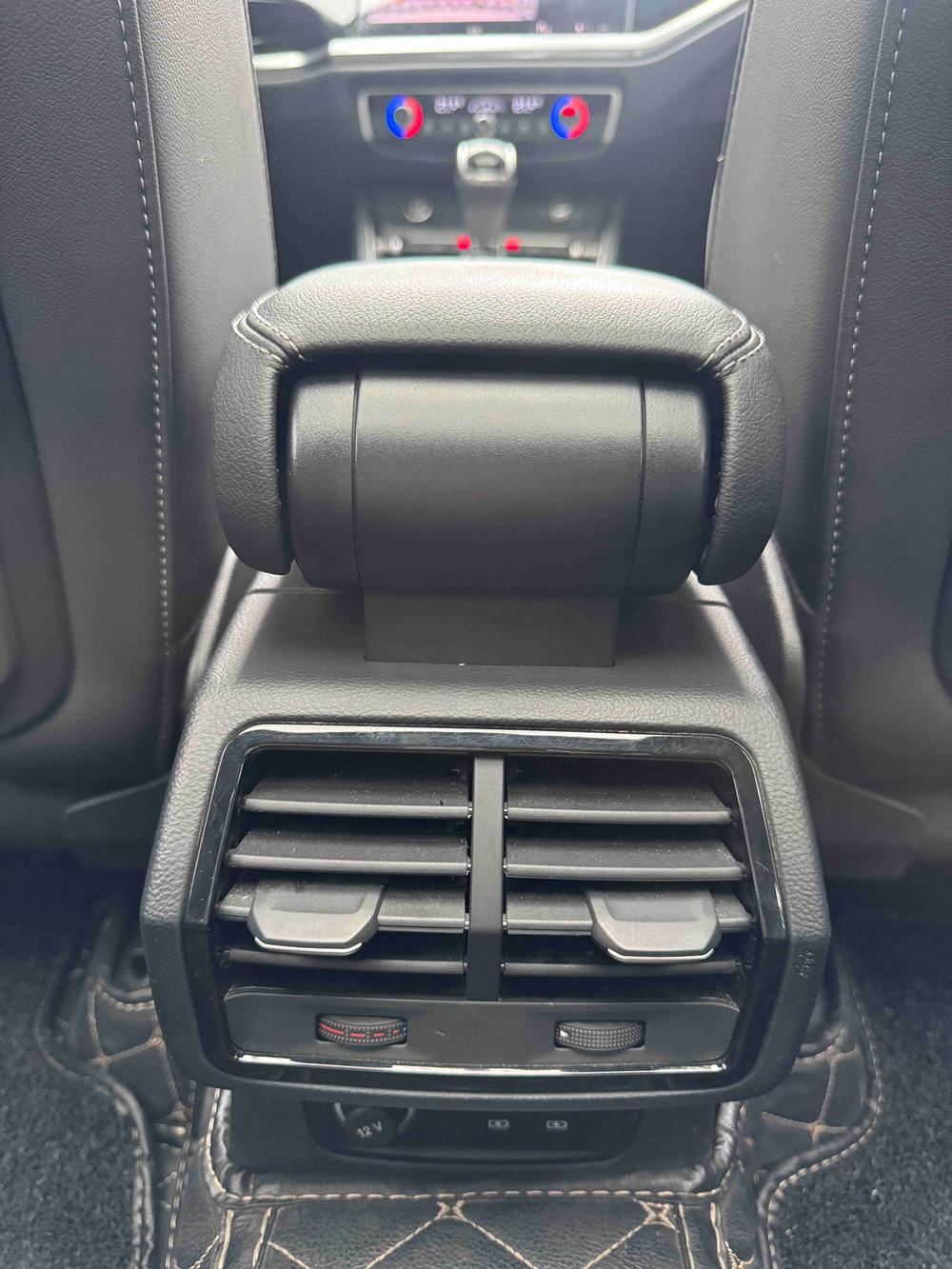 Audi Q3 2023 car image #28