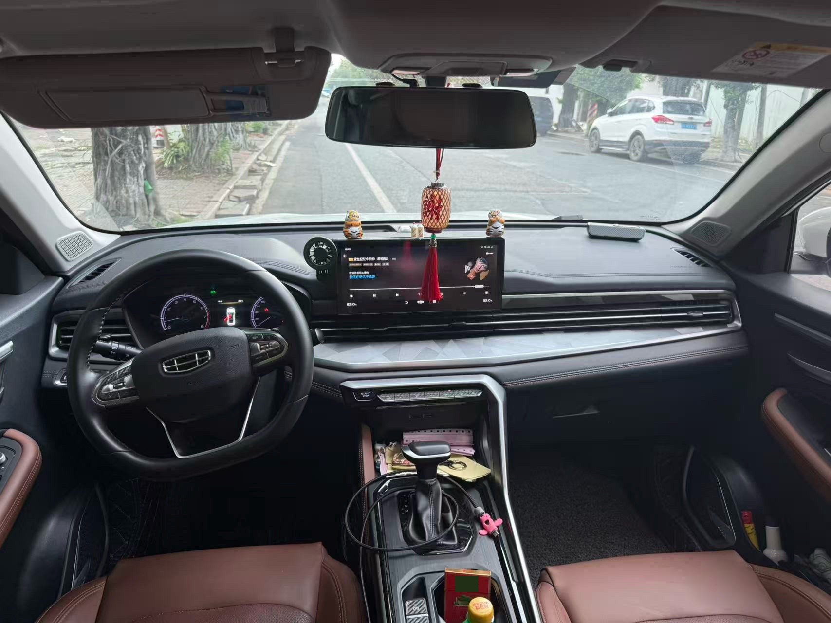 GEELY Vision X6 2024 car image #3