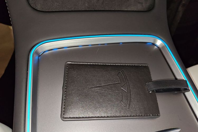 Tesla Model Y 2023 car image #9