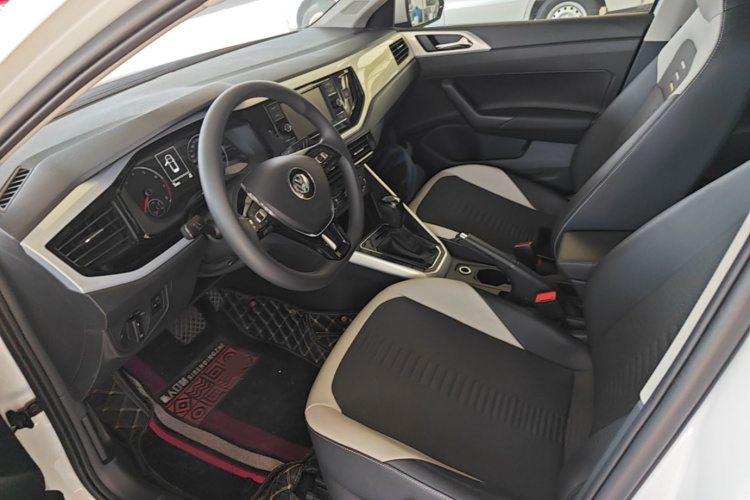 Volkswagen Polo 2020 car image #19