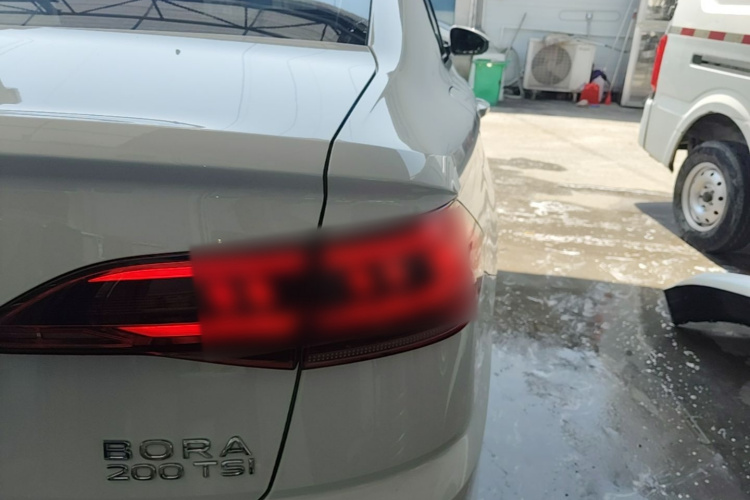 Volkswagen Bora 2025 car image #8