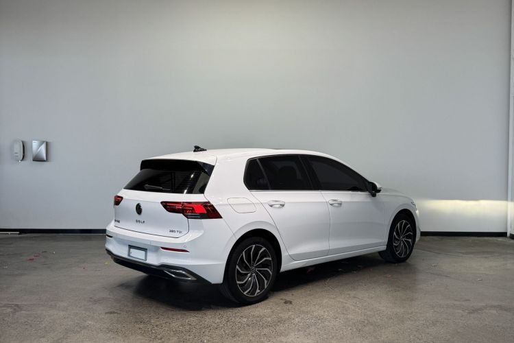 Volkswagen Golf 2022 car image #6