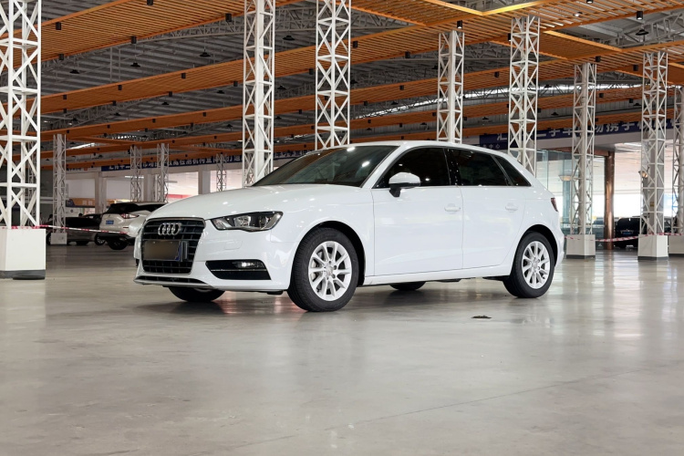 Audi A3 2017 car image #2