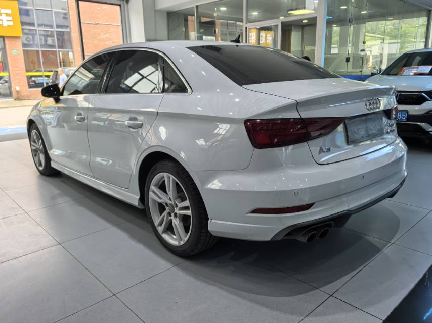 Audi A3 2019 car image #9