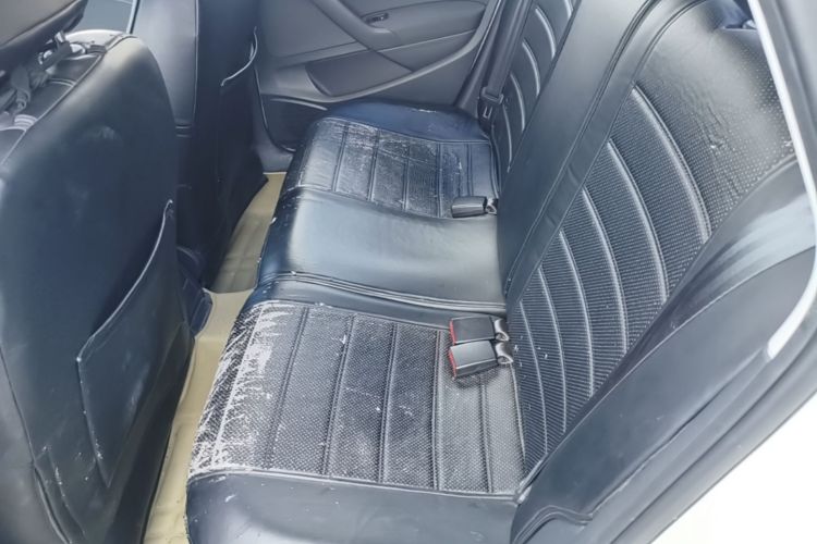 Volkswagen Polo 2016 car image #17