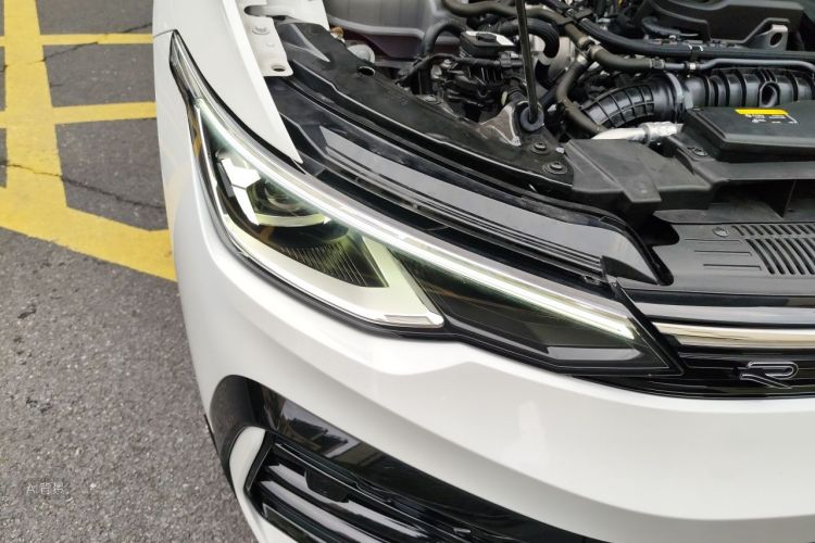 Volkswagen Golf 2024 car image #8
