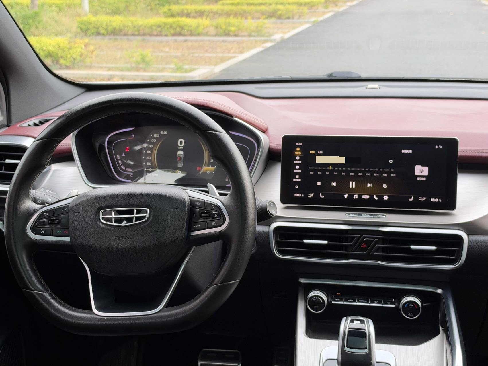 GEELY Coolray 2019 car image #10