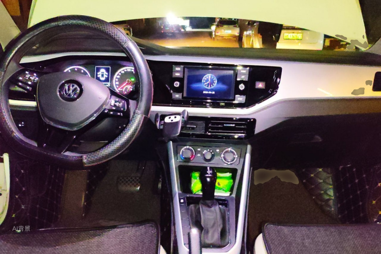Volkswagen Polo 2020 car image #11