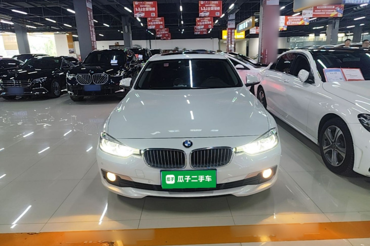 BMW 3 Series 2018 car image #3