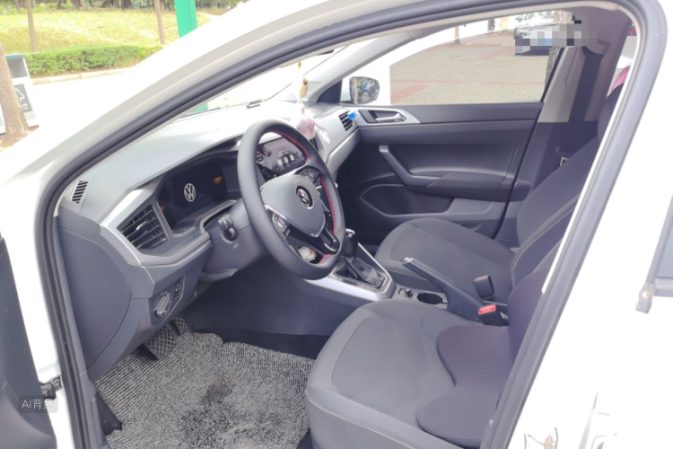 Volkswagen Polo 2023 car image #17