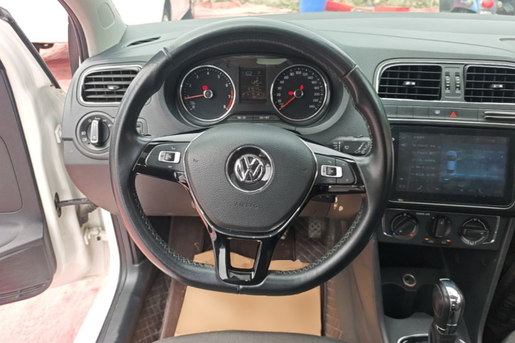 Volkswagen Polo 2017 #11 Volkswagen Polo 2017 car image #11