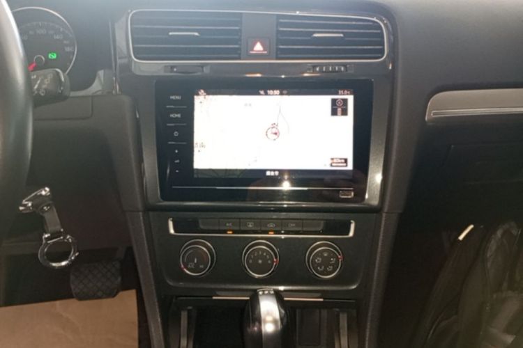 Volkswagen Golf 2020 car image #13