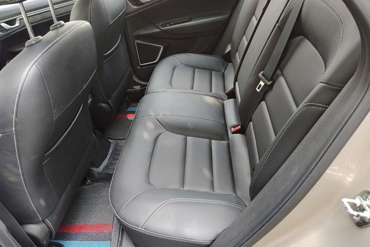 GEELY Emgrand GS 2018 car image #17