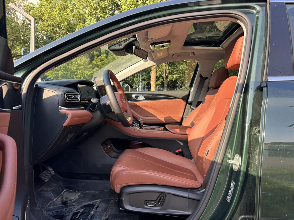 GEELY Emgrand 2025 car image #9